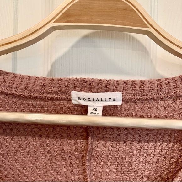 Dusty Rose Pink Thermal Waffle Knit V-Neck Tie Front Short Sleeves Tee Top - Picture 2 of 4